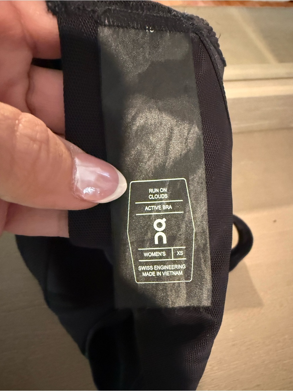 On Cloud Studio Performance Black Scoop-Neck Sports Bra - Picture 5 of 6